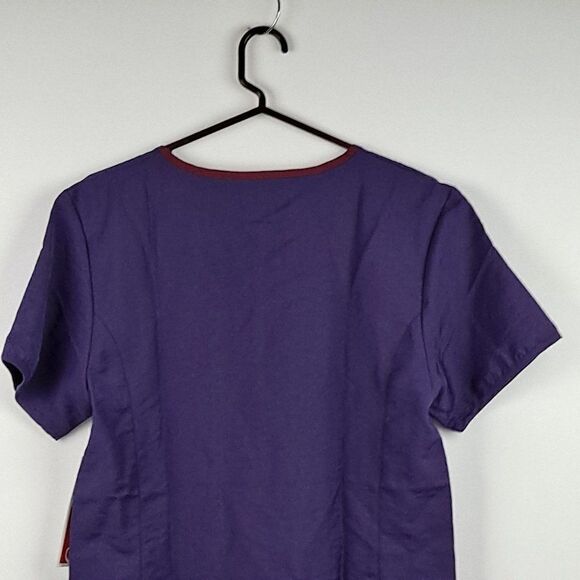 Crest Scrubs Top NWT - Picture 10 of 11